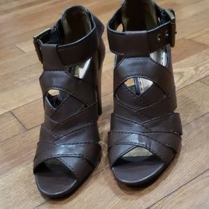 Coach shors  (harah calf style)